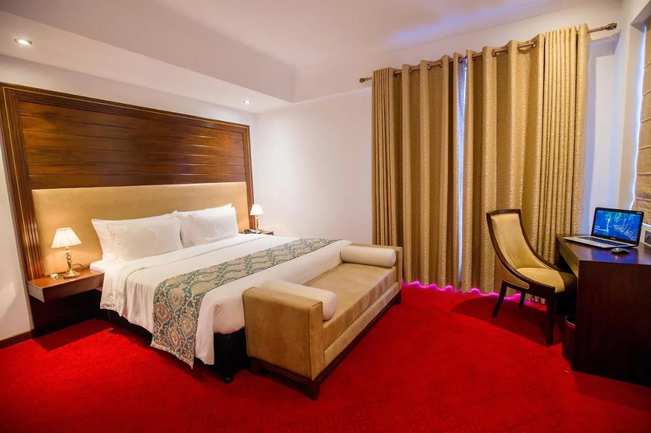 *****  Trillium Boutique City Hotel Коломбо Шри-Ланка